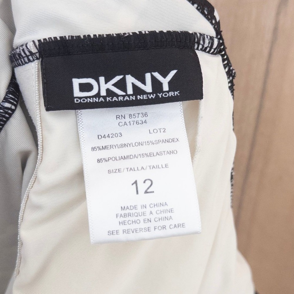 DKNY One‎ Piece Swimsuit Size 12 Black White Zebra Animal Resort Coastal Chic - Picture 6 of 6